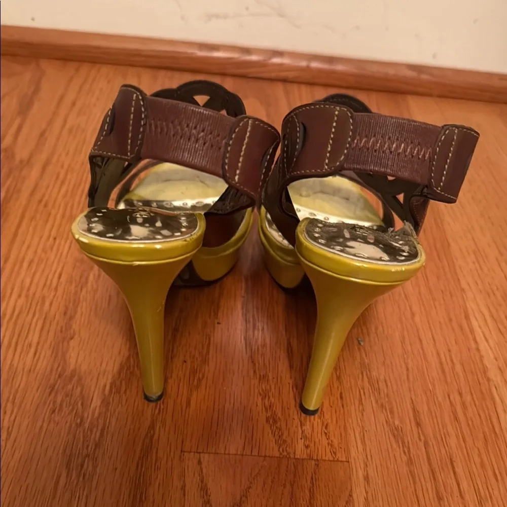 BCBGirls Brown and Yellow High Heels with Stiletto Sz 6.5‎